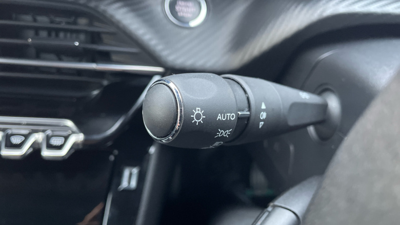 Peugeot 208 1.2 PureTech 100 Allure Premium 5dr Petrol Hatchback